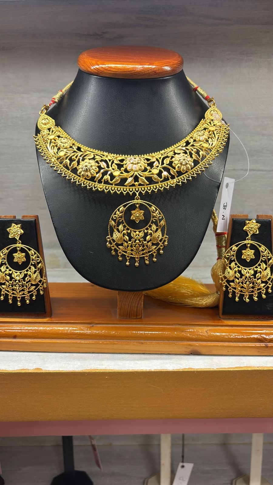 Floral Drop Necklace Set (Gold Plated)
